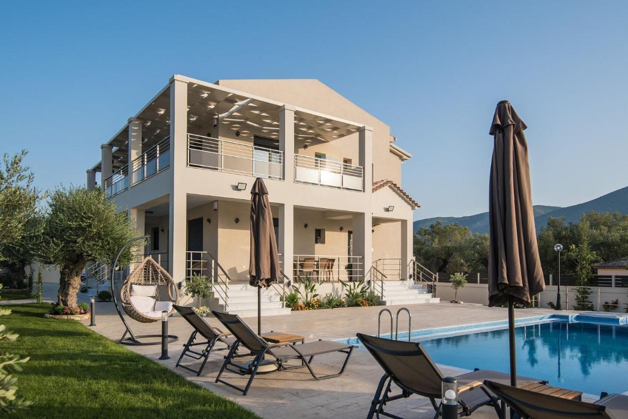 Daisy's Garden - With Private Pool, Ideal For Large Groups, By Zantewize Vila